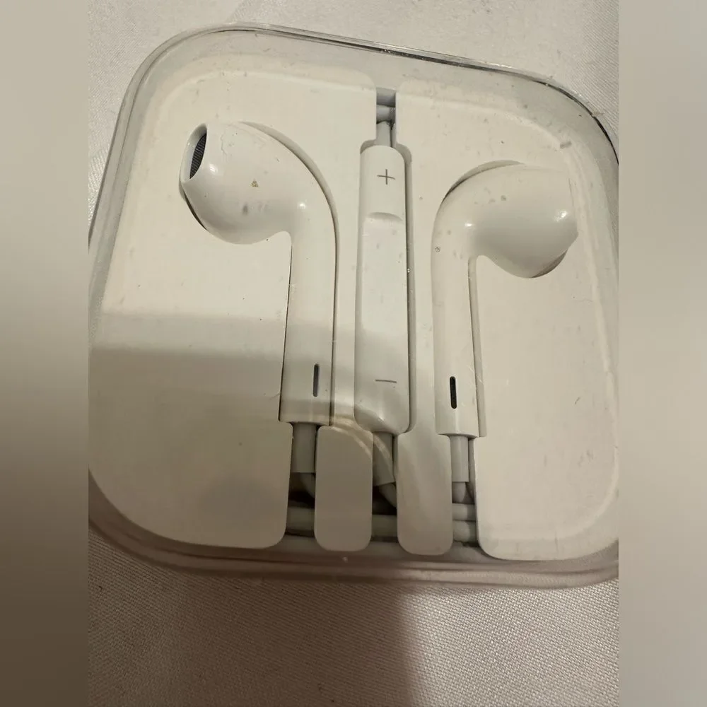 Genuine OEM Apple Wired Stereo Earphones Mic Remote 3.5mm